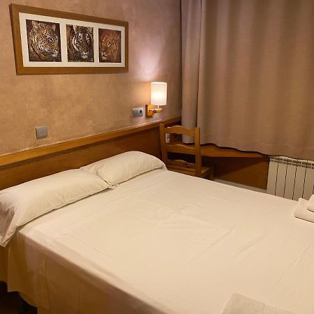 Hostal Galicia Cardedeu Eksteriør billede