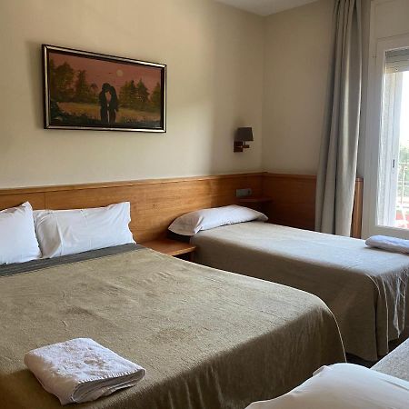 Hostal Galicia Cardedeu Eksteriør billede