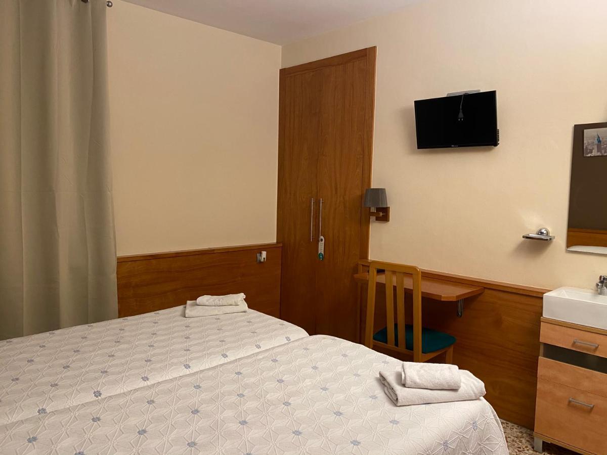 Hostal Galicia Cardedeu Eksteriør billede