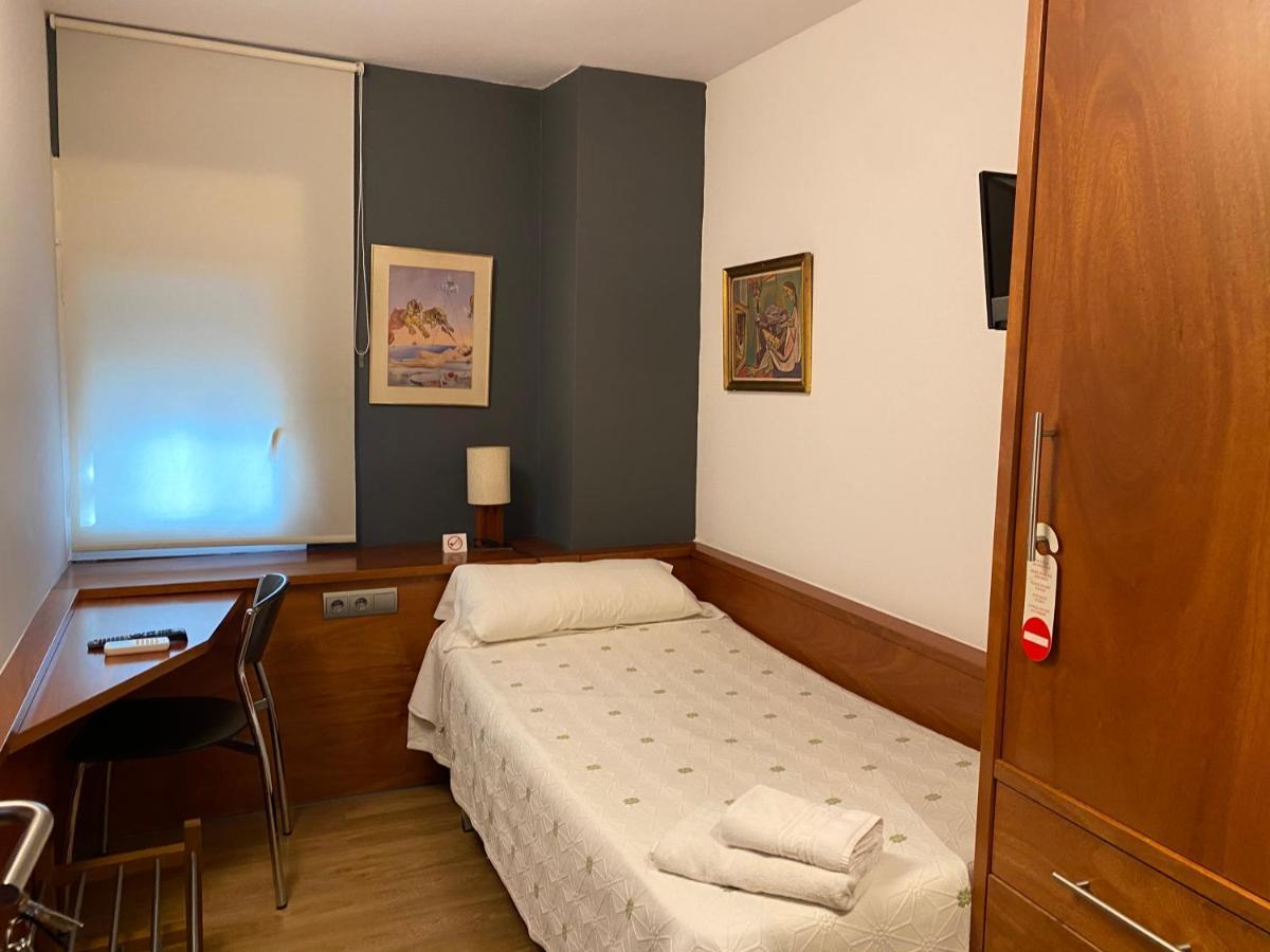 Hostal Galicia Cardedeu Eksteriør billede