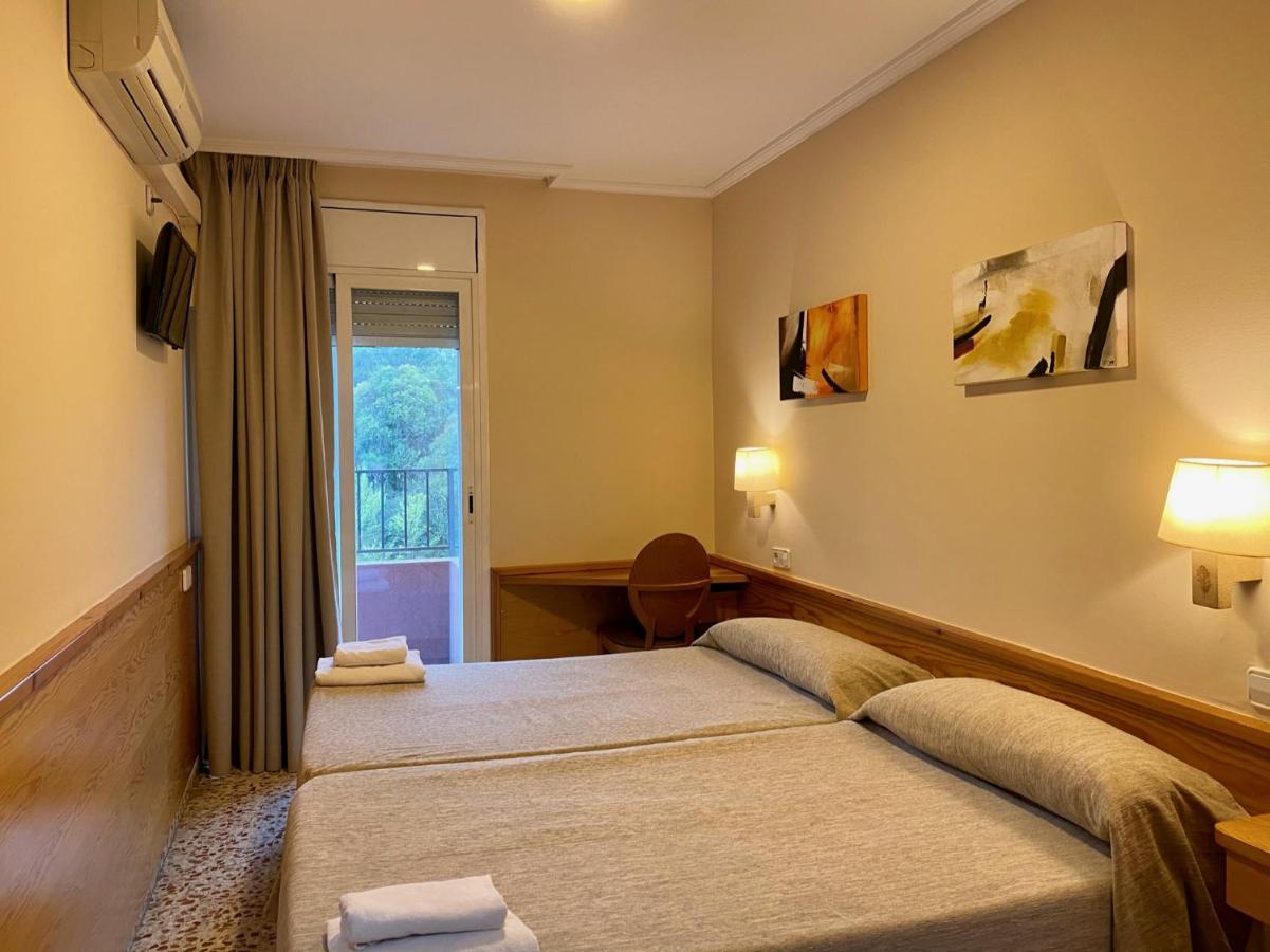 Hostal Galicia Cardedeu Eksteriør billede