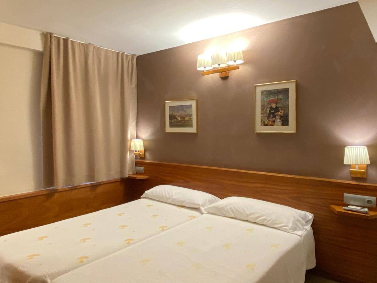 Hostal Galicia Cardedeu Eksteriør billede