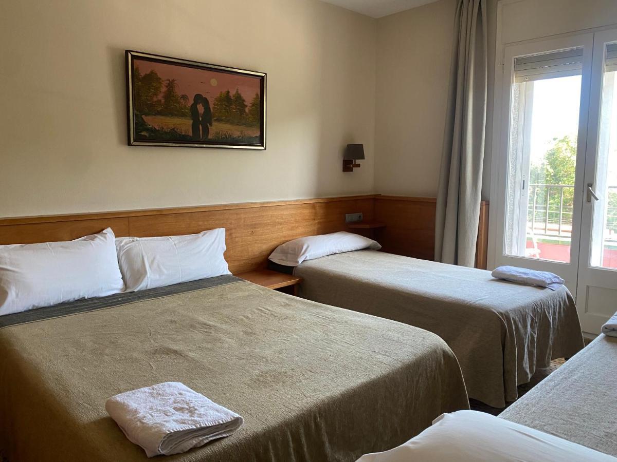 Hostal Galicia Cardedeu Eksteriør billede